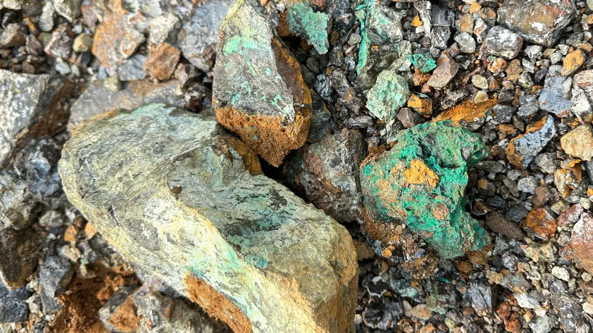 Harga Nikel Meledak di 2026: Ini Penyebab Sebenarnya dan Dampaknya ke Investor